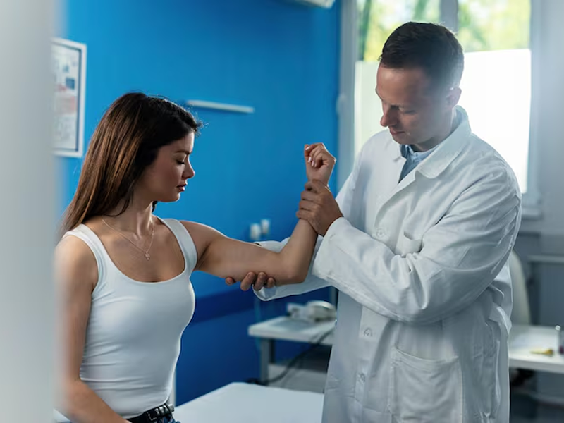 Why Choose CONA for Hand and Wrist Care 1 2